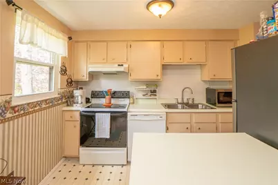 1744 Oak Trail Street NE, Massillon, OH 44646 - Photo 11
