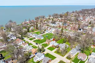 131 E 194th St, Euclid, OH 44119 - Photo 5