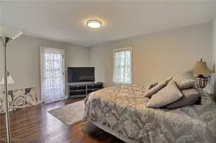 3648 Tolland Rd, Huber Heights, OH 44122 - Photo 9