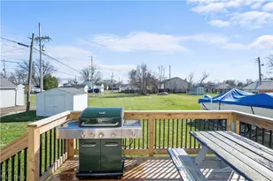 515 W 2nd St, Port Clinton, OH 43452 - Photo 27
