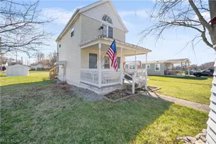 515 W 2nd St, Port Clinton, OH 43452 - Photo 5