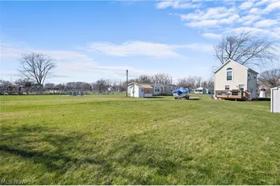 515 W 2nd Street, Port Clinton, OH 43452 - Photo 23