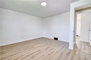 447 St Lawrence Blvd, Eastlake, OH 44095 - Photo 37