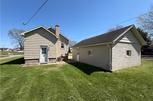 438 Nugent St, Newcomerstown, OH 43832 - Photo 5