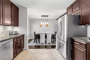 6911 Lantern Ln, Parma Heights, OH 44130 - Photo 9