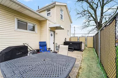 2007 Cleveland Avenue SW, Canton, OH 44707 - Photo 7