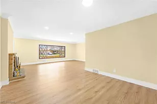 6370 Manchester Rd, Parma, OH 44129 - Photo 7