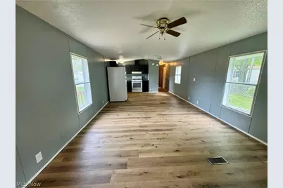 6800 Lake Road W #21, Geneva, OH 44041 - Photo 7