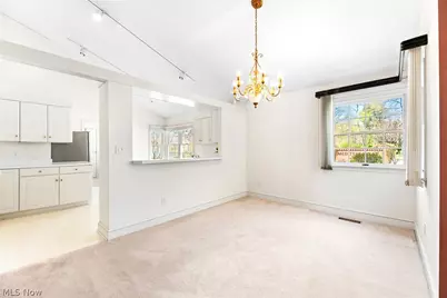 447 Armante Court, Akron, OH 44313 - Photo 9