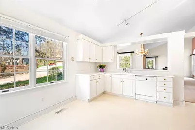 447 Armante Court, Akron, OH 44313 - Photo 11