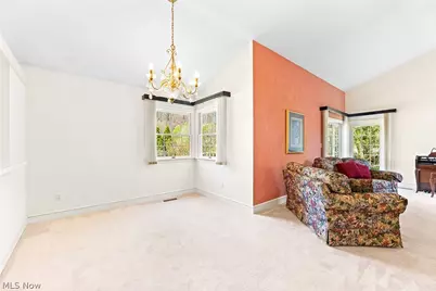 447 Armante Court, Akron, OH 44313 - Photo 7