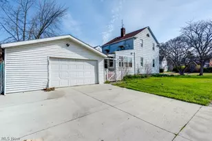 860 E 232nd St, Euclid, OH 44123 - Photo 3