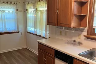 1528 Hammel St, Akron, OH 44306 - Photo 9