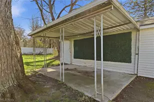 240 E 45th St, Lorain, OH 44052 - Photo 39