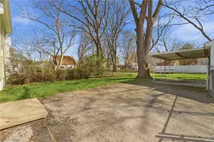 240 E 45th St, Lorain, OH 44052 - Photo 41