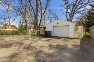 240 E 45th St, Lorain, OH 44052 - Photo 33
