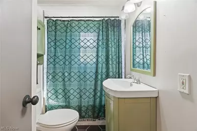 240 E 45th Street, Lorain, OH 44052 - Photo 21