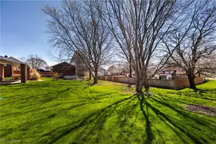 321 Porter Ave, Campbell, OH 44405 - Photo 7