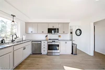 23904 Lake Road, Bay Village, OH 44140 - Photo 13