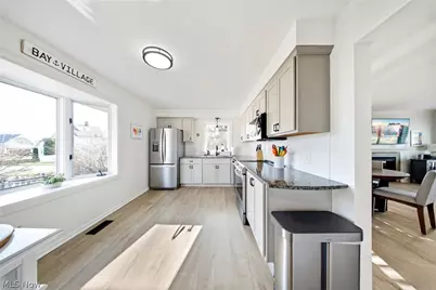 23904 Lake Road, Bay Village, OH 44140 - Photo 11