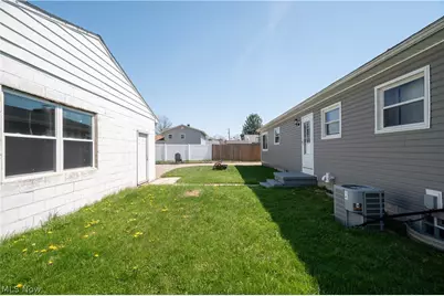 739 Notre Dame Avenue, Austintown, OH 44515 - Photo 15