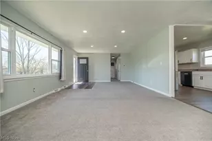 739 Notre Dame Ave, Austintown, OH 44515 - Photo 19