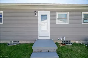 739 Notre Dame Ave, Austintown, OH 44515 - Photo 9