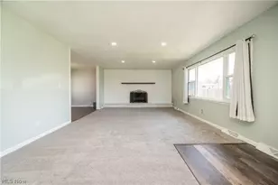 739 Notre Dame Ave, Austintown, OH 44515 - Photo 17