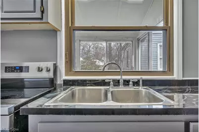 204 Grove Avenue, Cuyahoga Falls, OH 44221 - Photo 17