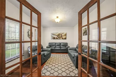 11779 Derbyshire Lane, Chagrin Falls, OH 44023 - Photo 7