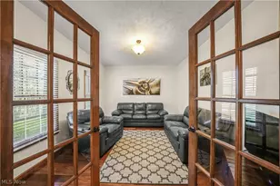 11779 Derbyshire Ln, Chagrin Falls, OH 44023 - Photo 7