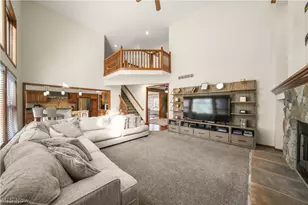 11779 Derbyshire Ln, Chagrin Falls, OH 44023 - Photo 15