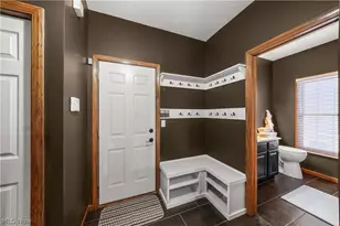 11779 Derbyshire Ln, Chagrin Falls, OH 44023 - Photo 19