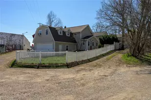 204 S Prospect Ave, Hartville, OH 44632 - Photo 3
