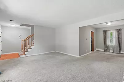 136 Pinehurst Road, Munroe Falls, OH 44262 - Photo 7