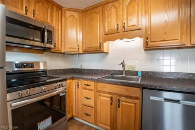 1993 Kelsey Drive, Cuyahoga Falls, OH 44221 - Photo 17