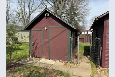 11238 Center Drive NE, Sandyville, OH 44671 - Photo 5