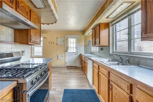 1303 Dartmoor Ave, Parma, OH 44134 - Photo 7