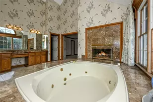 545 San Pier Dr, Akron, OH 44333 - Photo 29