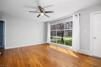 13704 Elsetta Avenue, Loveland, OH 44135 - Photo 5