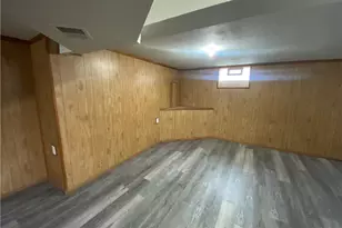 805 E 254th St, Euclid, OH 44132 - Photo 13