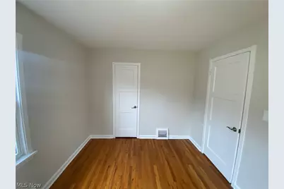 805 E 254th Street, Euclid, OH 44132 - Photo 5