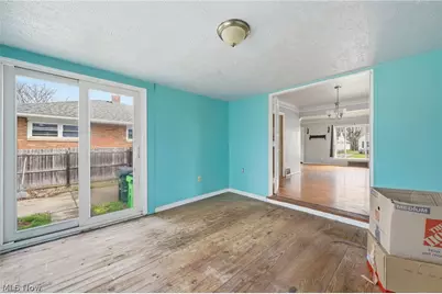 324 E 248th Street, Euclid, OH 44123 - Photo 5