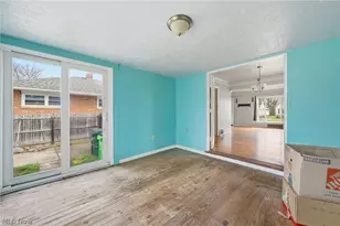 324 E 248th St, Euclid, OH 44123 - Photo 5