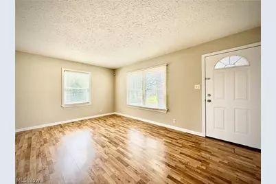 1331 Sunrise Drive, Akron, OH 44307 - Photo 7