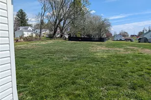 229 Church St, Hopedale, OH 43976 - Photo 7