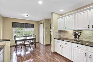 30941 Peppermill Ct, North Olmsted, OH 44070 - Photo 13