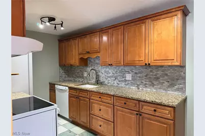 9611 Sunrise Boulevard #K-9, North Royalton, OH 44133 - Photo 11