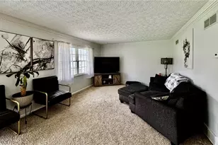 3160 Dewalt Dr, Akron, OH 44312 - Photo 29
