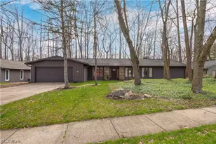 12101 The Bluffs, Strongsville, OH 44136 - Photo 3
